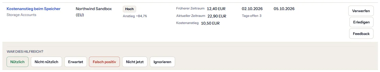 Eine Zeile der offenen Empfehlungen mit dem darunter geöffneten Feedback: die Frage, ob sie hilfreich war, und die sechs Antworten von nützlich bis ignorieren.